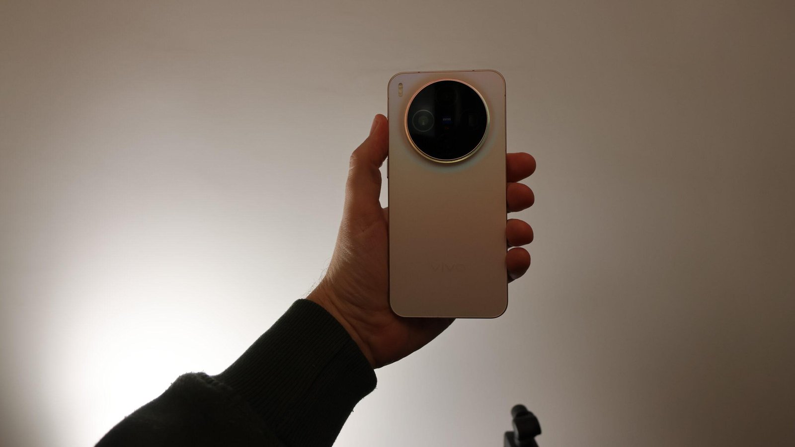 Vivo X300: el compacto que supera a muchos “Pro”